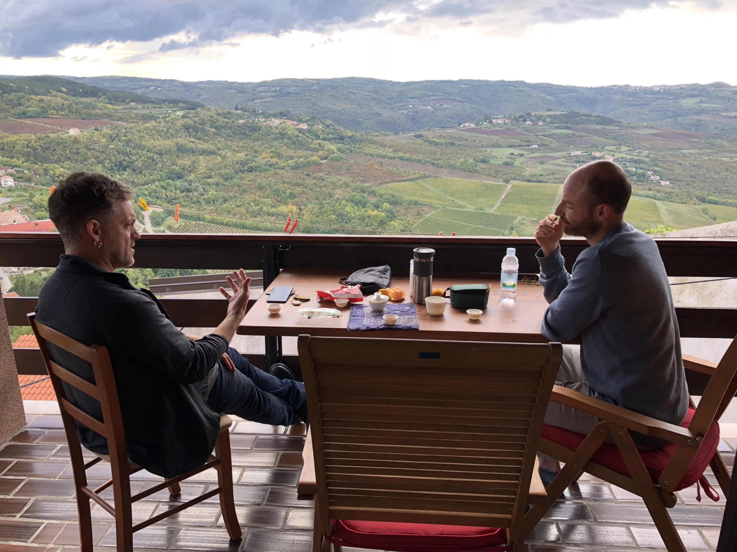 Tea and conversation with new friends on the balcony of the BnB. 